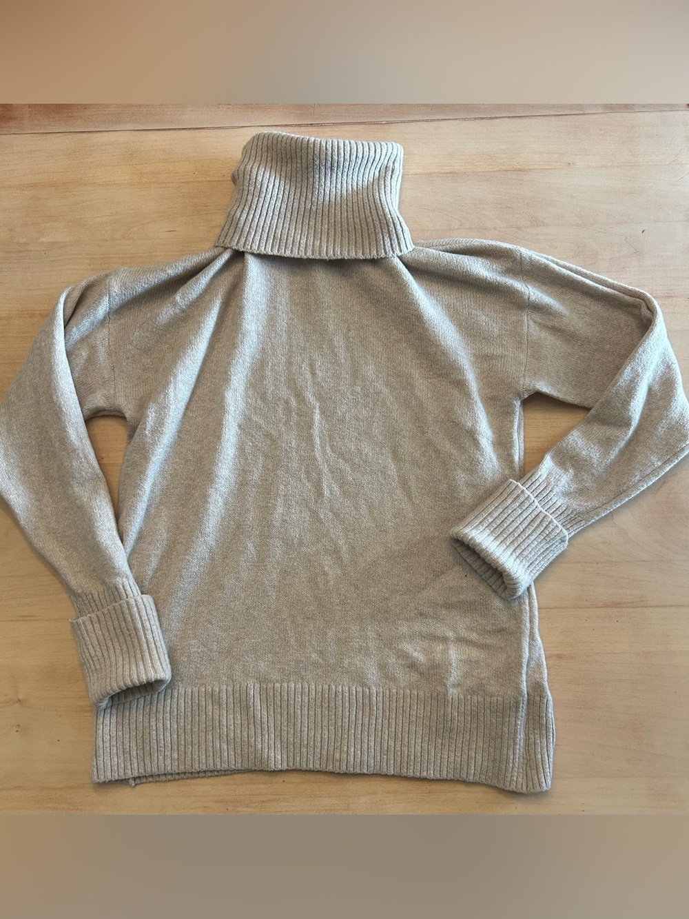 Old Navy Women's Light Beige Ribbed Turtleneck Sweater